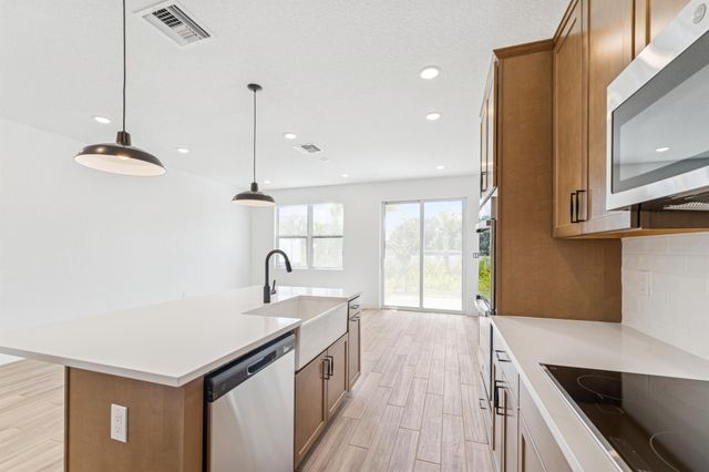 176 SE Birch Terrace 208, Stuart, FL 34997