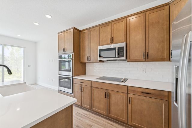 176 SE Birch Terrace 208, Stuart, FL 34997