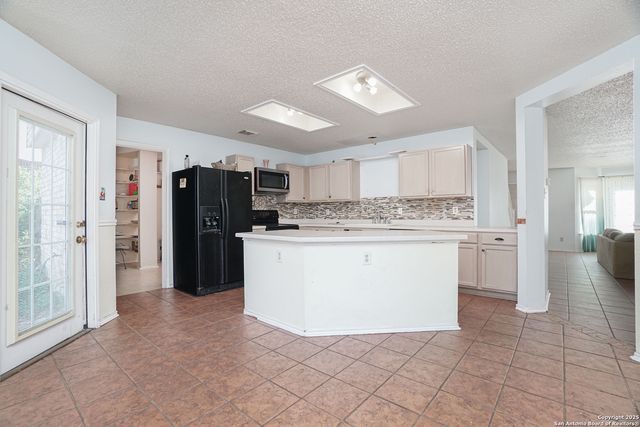 1000 Ivory Creek, Schertz, TX 78154