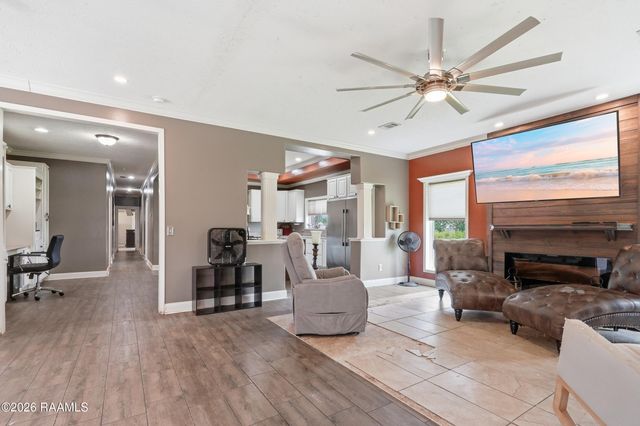 1301 L Dubois Road, New Iberia, LA 70560