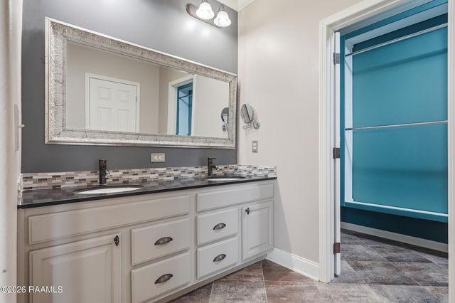 1301 L Dubois Road, New Iberia, LA 70560