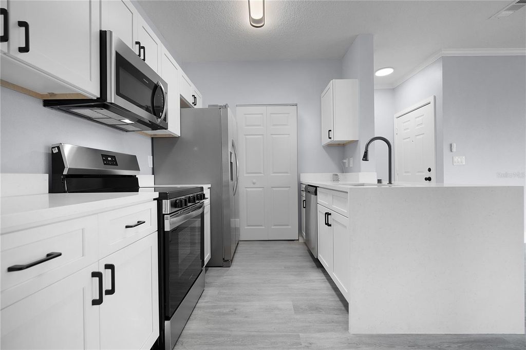 Image 9 of property listing at 14340 FREDRICKSBURG DRIVE 701, Orlando, FL 32837