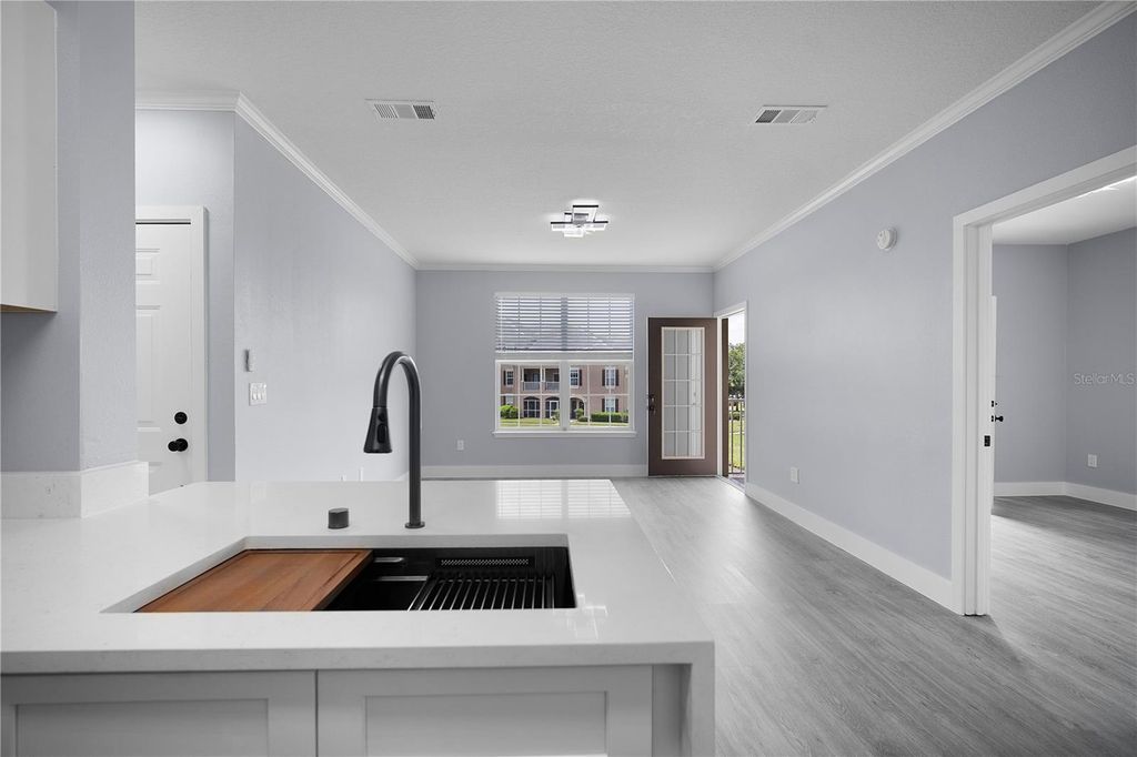 Image 10 of property listing at 14340 FREDRICKSBURG DRIVE 701, Orlando, FL 32837