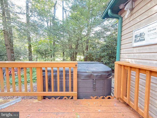 1225 KILMER RD, Tobyhanna, PA 18466
