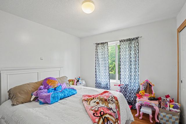2405 E Luster Lane, Des Moines, IA 50320