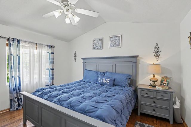 2405 E Luster Lane, Des Moines, IA 50320