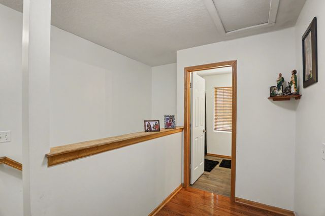 2405 E Luster Lane, Des Moines, IA 50320