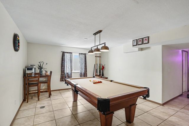 2405 E Luster Lane, Des Moines, IA 50320