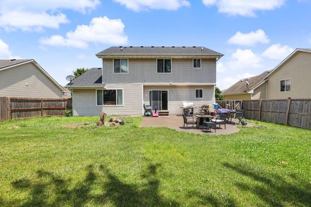 2405 E Luster Lane, Des Moines, IA 50320
