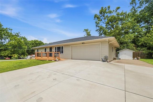 7368 Yecker Avenue, Kansas City, KS 66109
