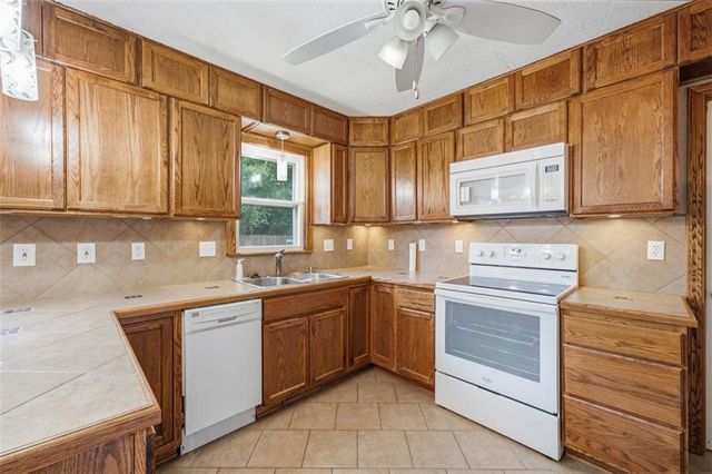 7368 Yecker Avenue, Kansas City, KS 66109