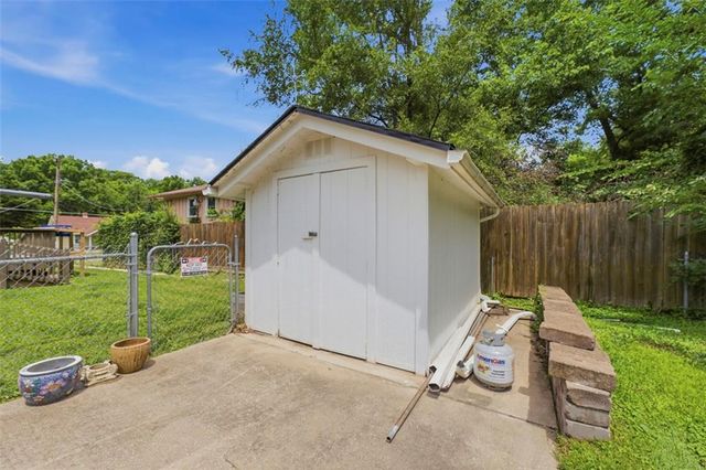 7368 Yecker Avenue, Kansas City, KS 66109