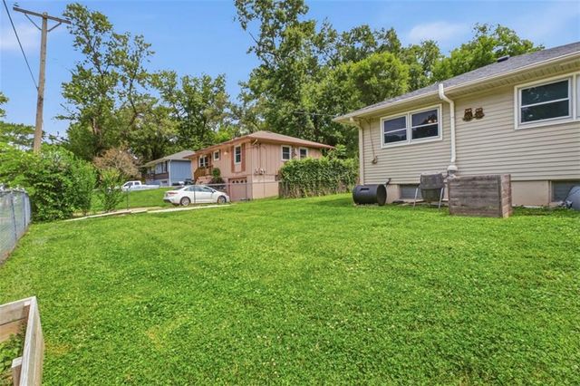 7368 Yecker Avenue, Kansas City, KS 66109
