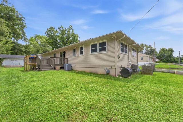 7368 Yecker Avenue, Kansas City, KS 66109