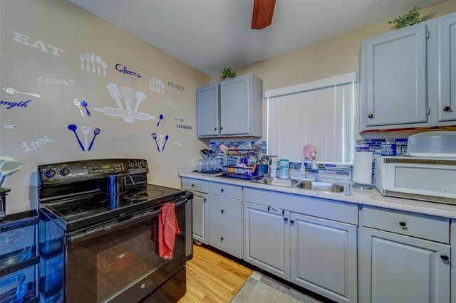 2749 16TH AVENUE N, St Petersburg, FL 33713