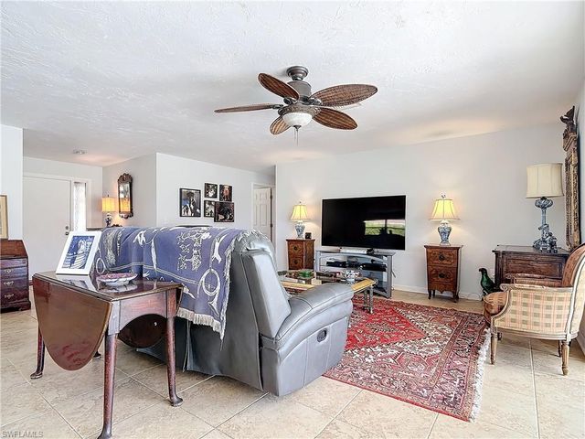 4364 Beechwood Lake DR, Naples, FL 34112