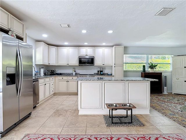 4364 Beechwood Lake DR, Naples, FL 34112