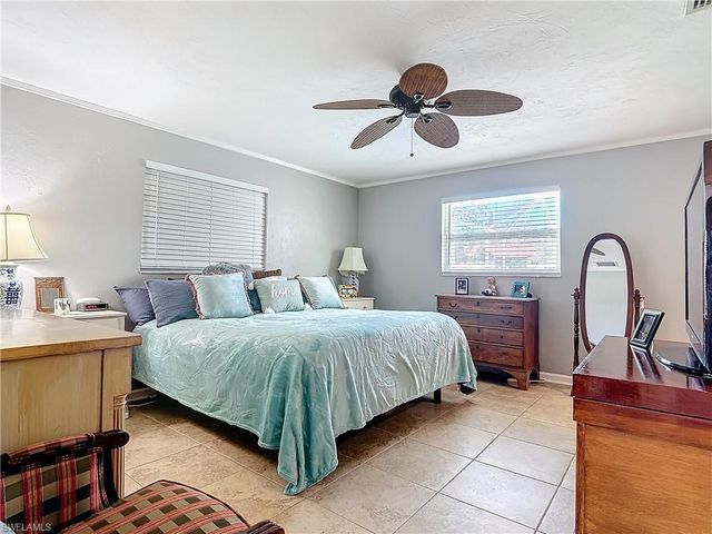 4364 Beechwood Lake DR, Naples, FL 34112