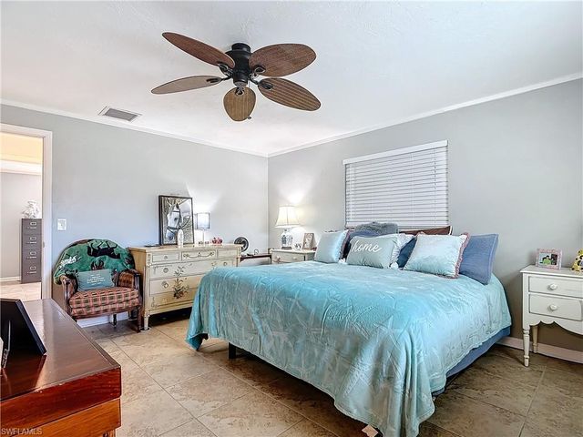 4364 Beechwood Lake DR, Naples, FL 34112