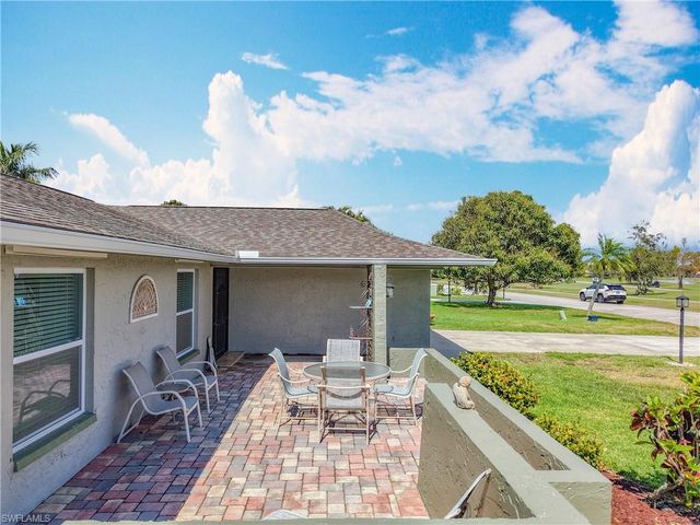 4364 Beechwood Lake DR, Naples, FL 34112