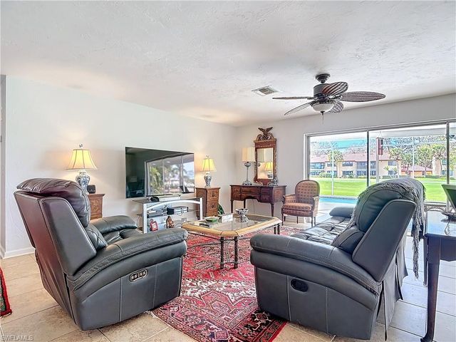 4364 Beechwood Lake DR, Naples, FL 34112