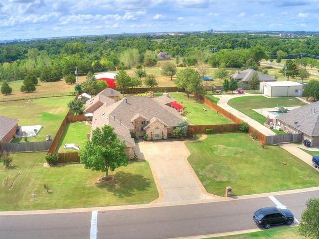700 SW 45th Street, Moore, OK 73160