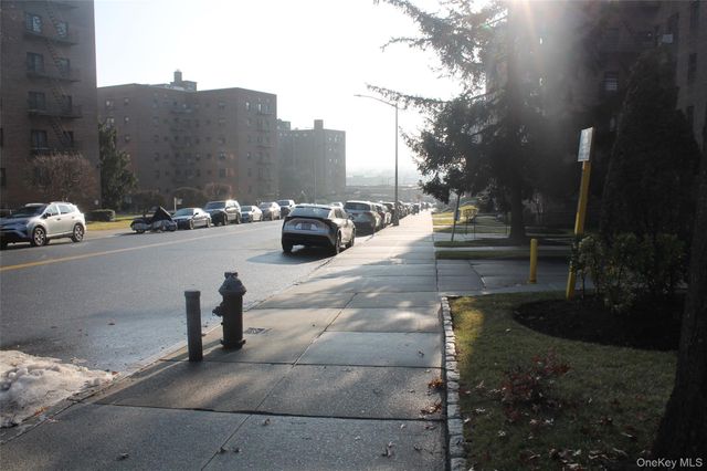 87-30 204 Street APT-A54, Hollis, NY 11423