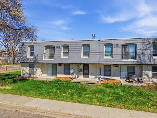 819 11th Avenue S 7, Hopkins, MN 55343