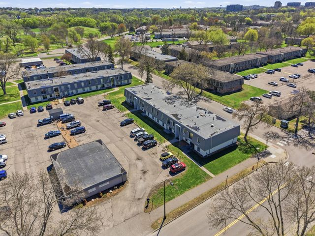 819 11th Avenue S 7, Hopkins, MN 55343