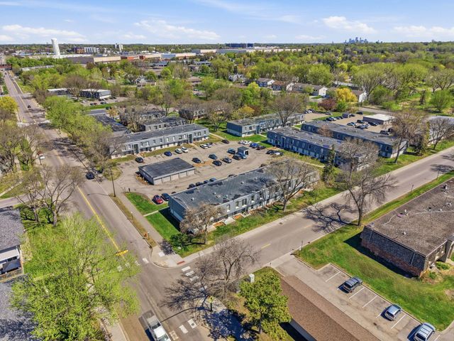 819 11th Avenue S 7, Hopkins, MN 55343