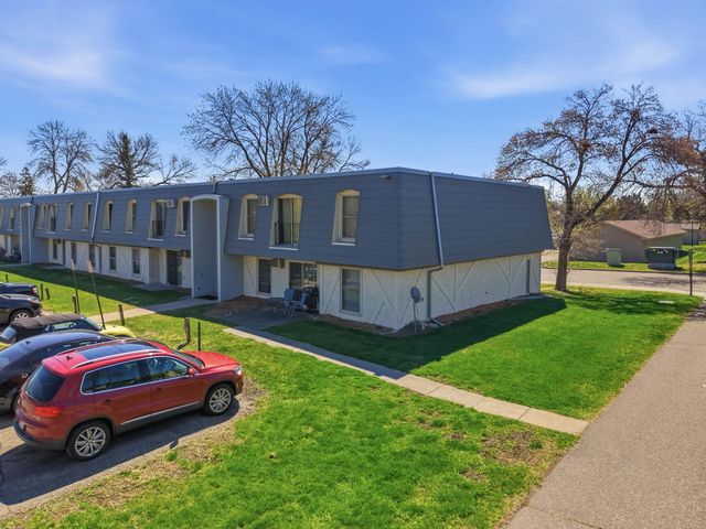 819 11th Avenue S 7, Hopkins, MN 55343