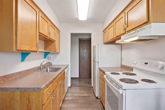 819 11th Avenue S 7, Hopkins, MN 55343