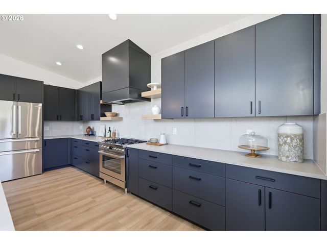 3490 SOUTHVIEW Dr, Eugene, OR 97405