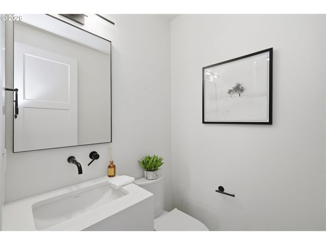 3490 SOUTHVIEW Dr, Eugene, OR 97405