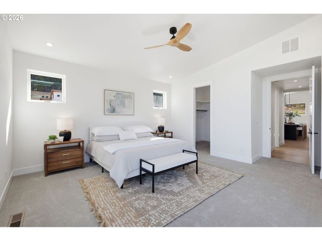 3490 SOUTHVIEW Dr, Eugene, OR 97405