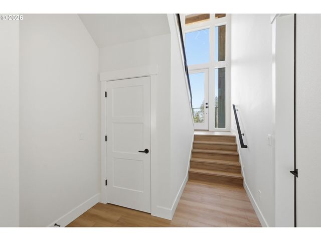 3490 SOUTHVIEW Dr, Eugene, OR 97405