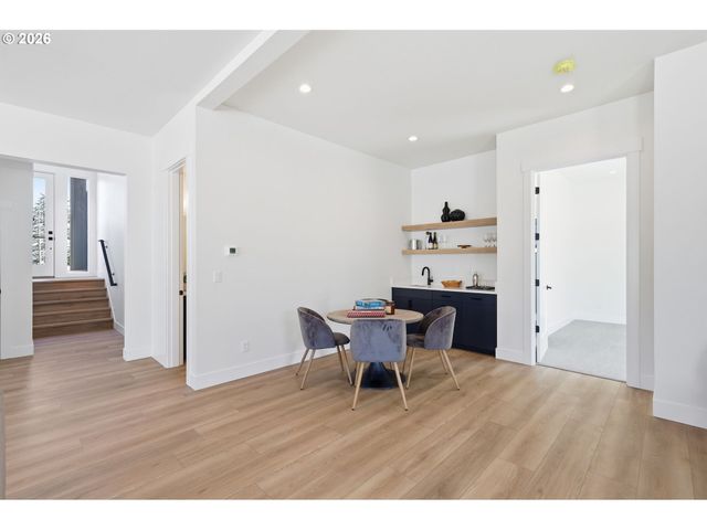 3490 SOUTHVIEW Dr, Eugene, OR 97405