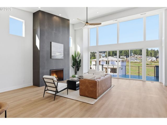 3490 SOUTHVIEW Dr, Eugene, OR 97405