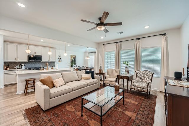 12904 Cerro Castellan TRCE, Manor, TX 78653