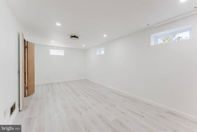 10914 WOODHAVEN DR, Fairfax, VA 22030