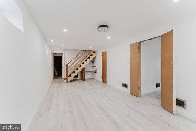 10914 WOODHAVEN DR, Fairfax, VA 22030