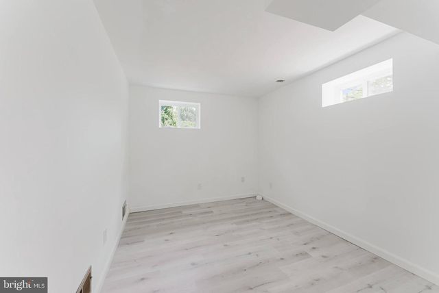 10914 WOODHAVEN DR, Fairfax, VA 22030