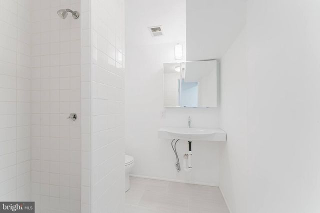10914 WOODHAVEN DR, Fairfax, VA 22030