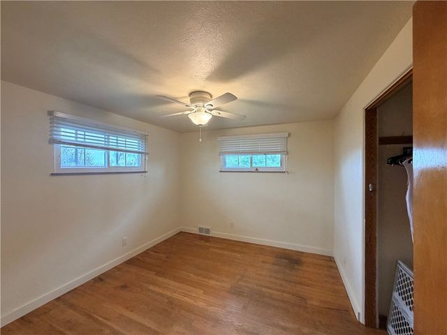 16 Jackson Dr, Monessen, PA 15062
