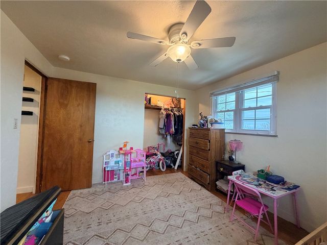 16 Jackson Dr, Monessen, PA 15062