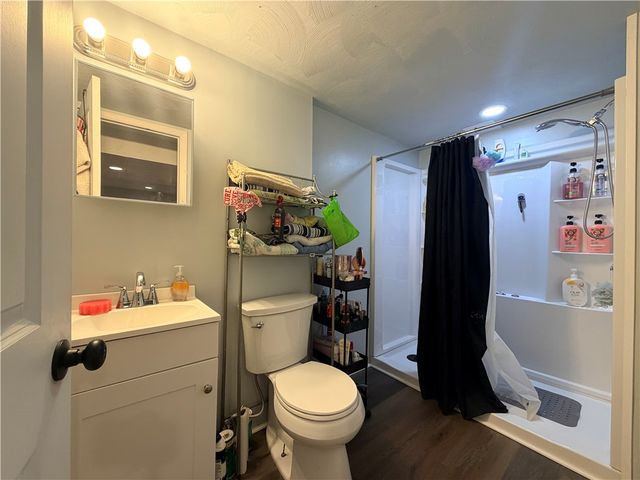16 Jackson Dr, Monessen, PA 15062
