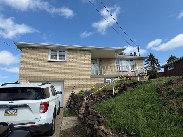 16 Jackson Dr, Monessen, PA 15062