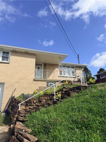 16 Jackson Dr, Monessen, PA 15062