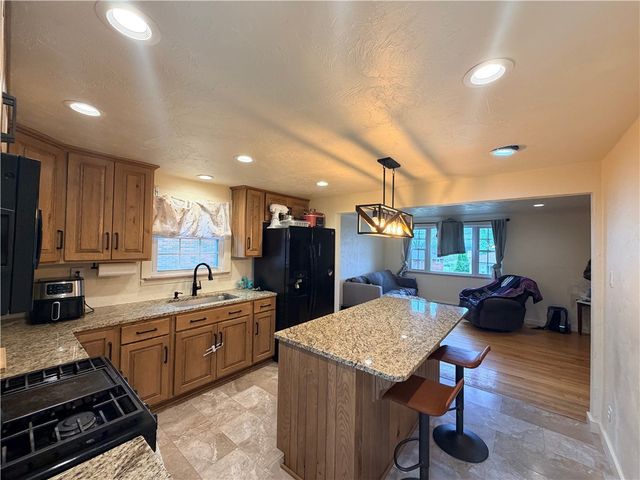 16 Jackson Dr, Monessen, PA 15062