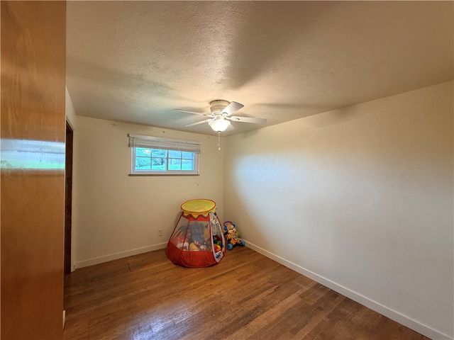 16 Jackson Dr, Monessen, PA 15062
